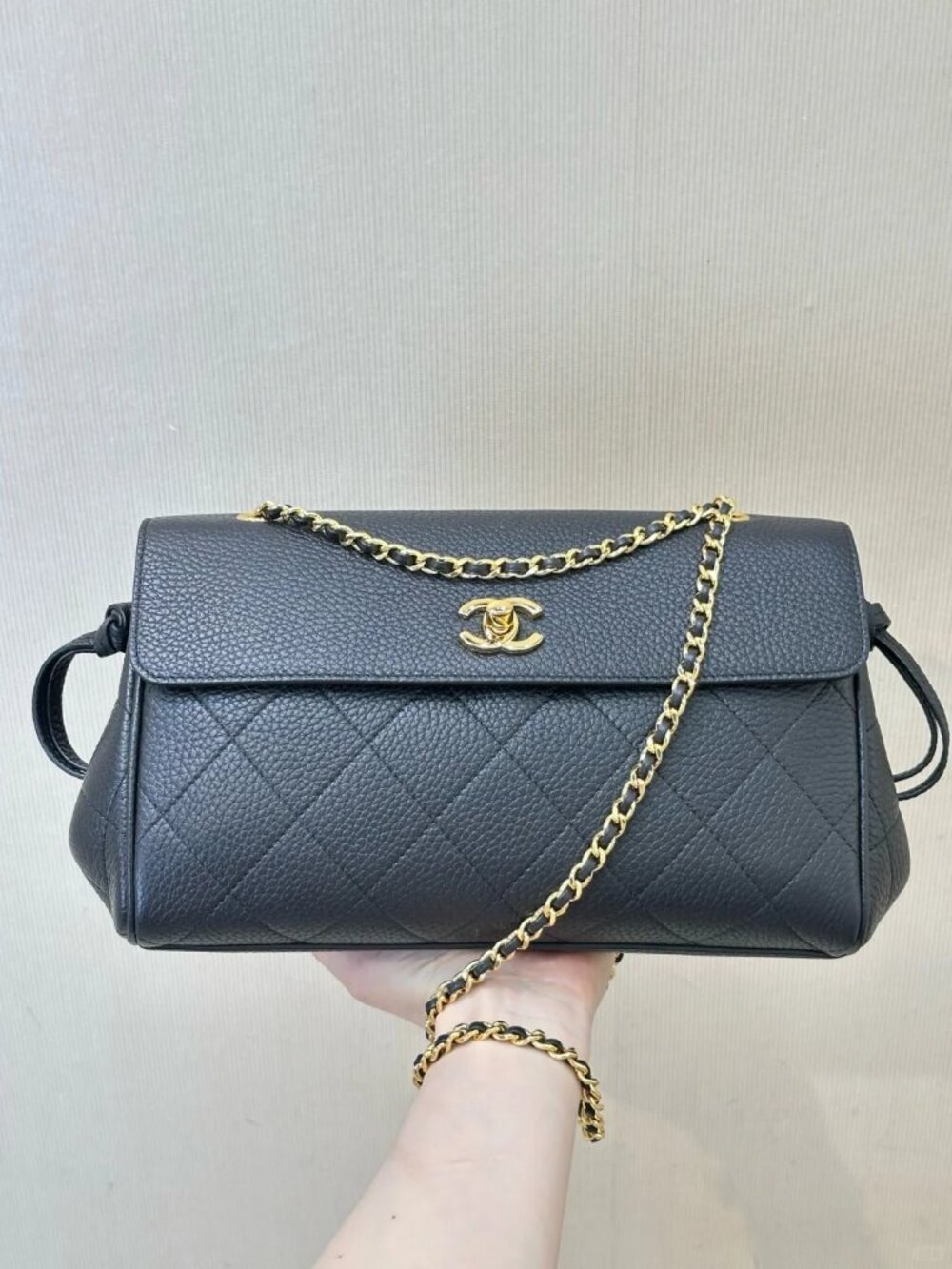 Classic CHANEL Bags: A Stylish and Versatile Choice for Elegance